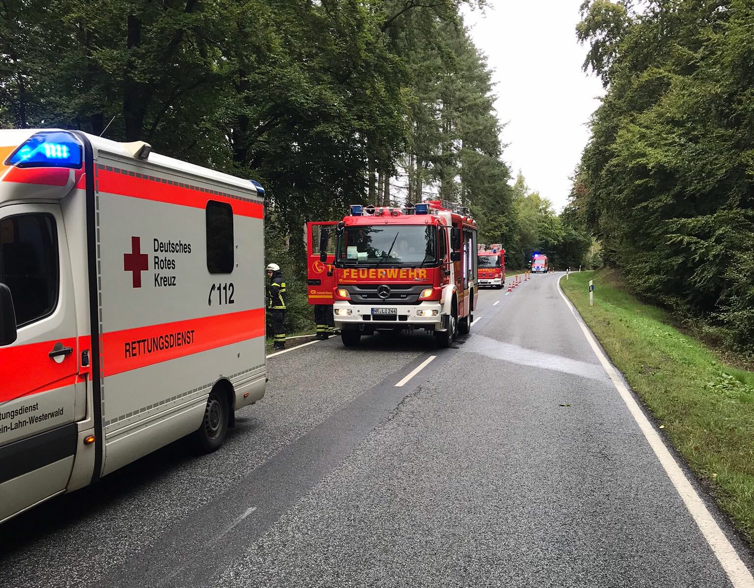 Verkehrsunfall eingeklemmte Person 5 Verkehrsunfall, L 254, Rothe Kreuz, Feuerwehr Vettelschoß, Feuerwehr St. Katharinen