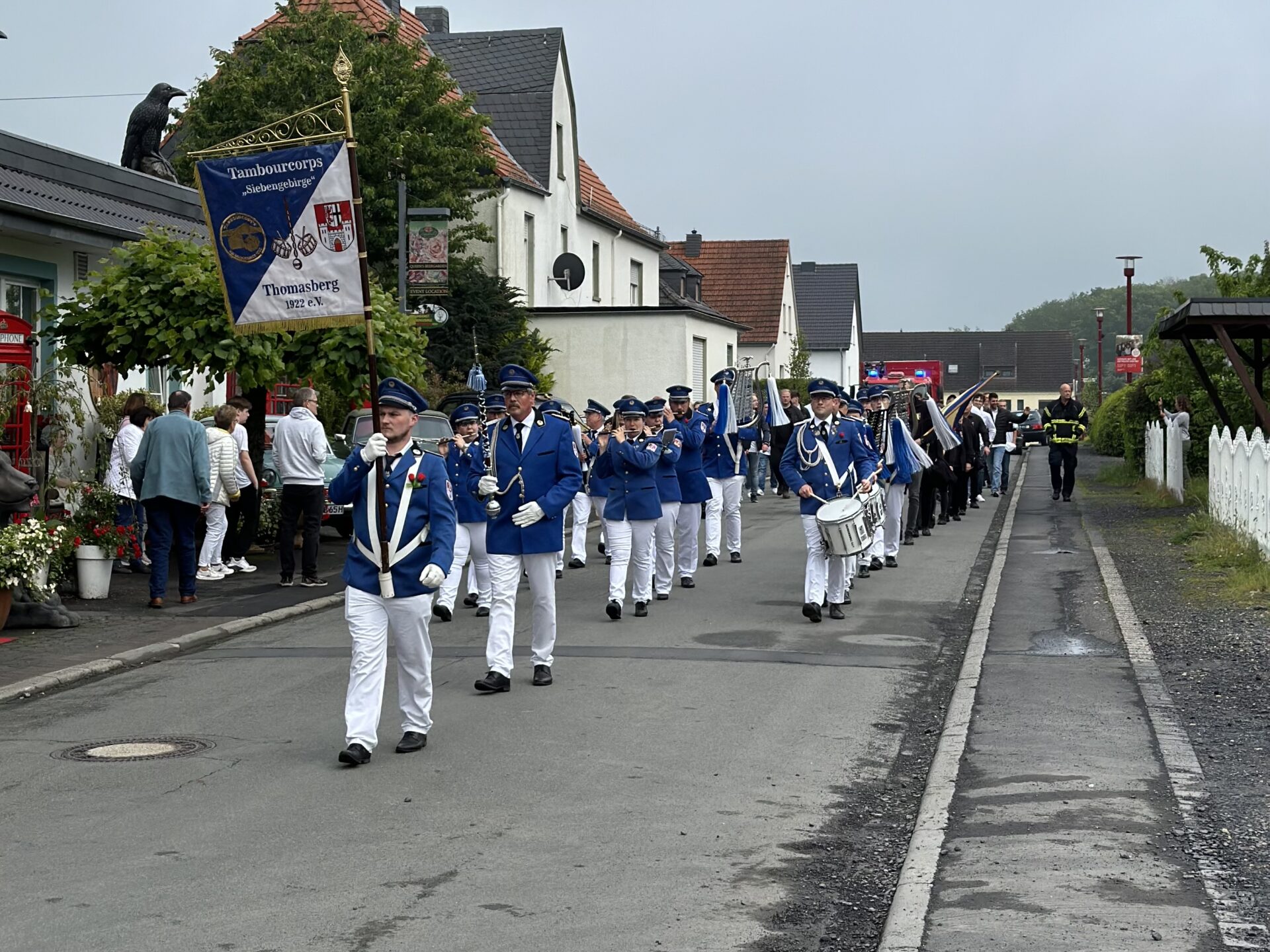 Absicherung Kirmeszug 4 Kirmes Kalenborn, Kirmeszug Kalenborn, Vettelschoß, Feuerwehr Vettelschoß, Kirmes Kalenborn, VG Linz am Rhein, Kreis Neuwied, Feuerwehr, Absicherung Kirmeszug