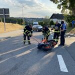 Ölspur nach Verkehrsunfall 3 Feuerwehr Vettelschoß, Vettelschoß, Unfall, 15.06.2023, Polizei Linz am Rhein