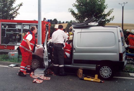 Verkehrsunfall eingeklemmte Person 8 hpim3995