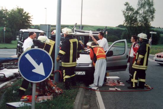 Verkehrsunfall eingeklemmte Person 7 hpim3996