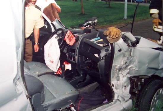 Verkehrsunfall eingeklemmte Person 5 hpim4001